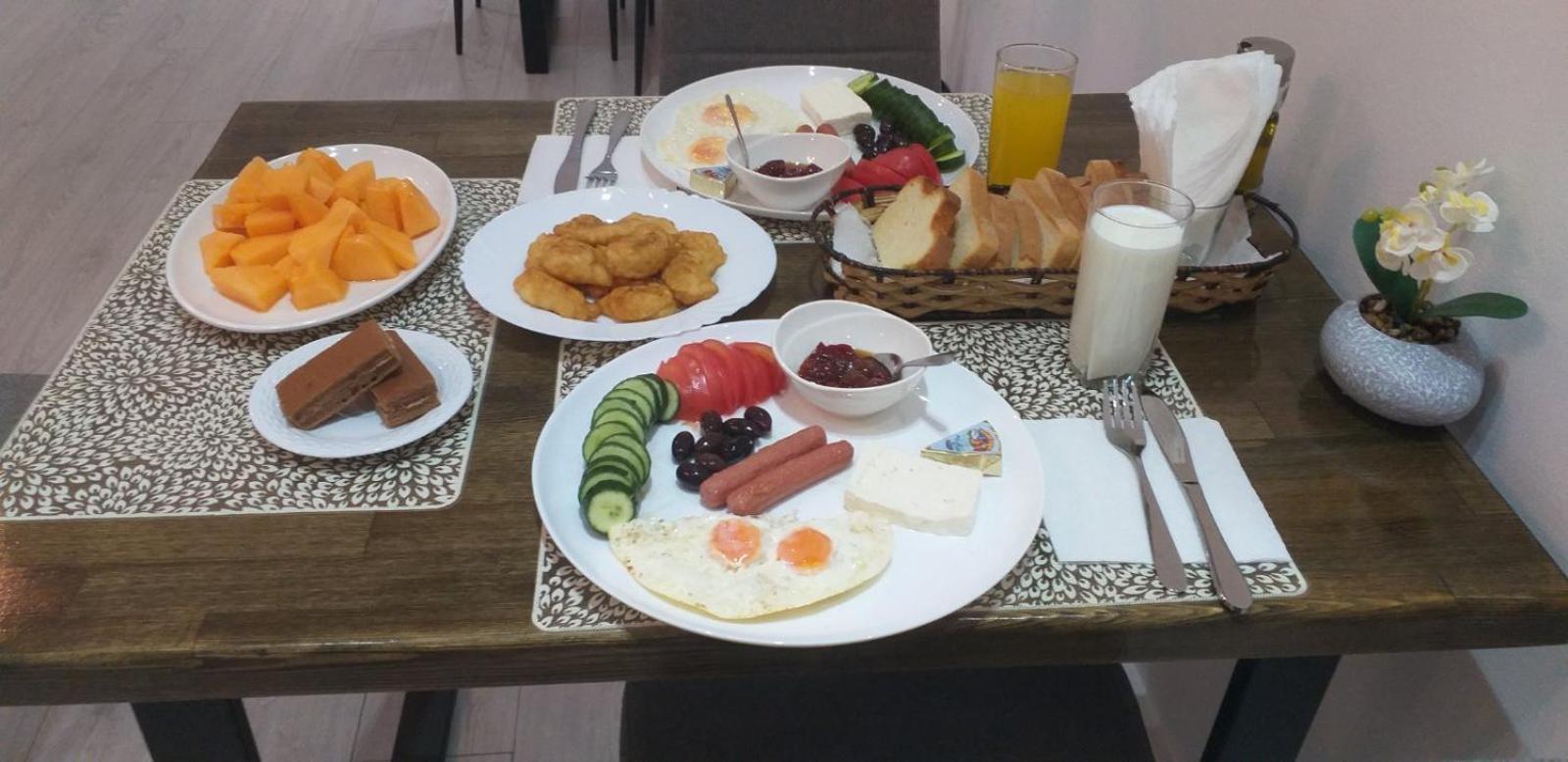 Deka-x Hotel